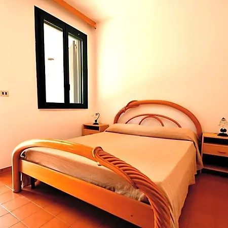 Comfortable Three-room Located In Torre Dellorso On The Ground Floor Hotel 2*