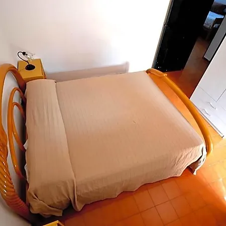 Comfortable Three-room Located In Torre Dellorso On The Ground Floor Melendugno