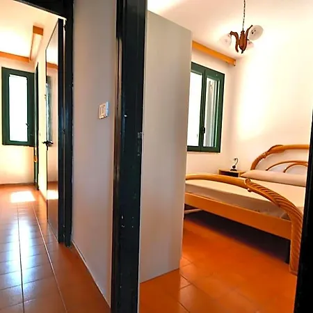 Comfortable Three-room Located In Torre Dellorso On The Ground Floor Ξενοδοχείο