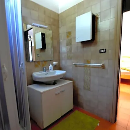 Comfortable Three-room Located In Torre Dellorso On The Ground Floor